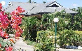 Wailoaloa Beach Resort